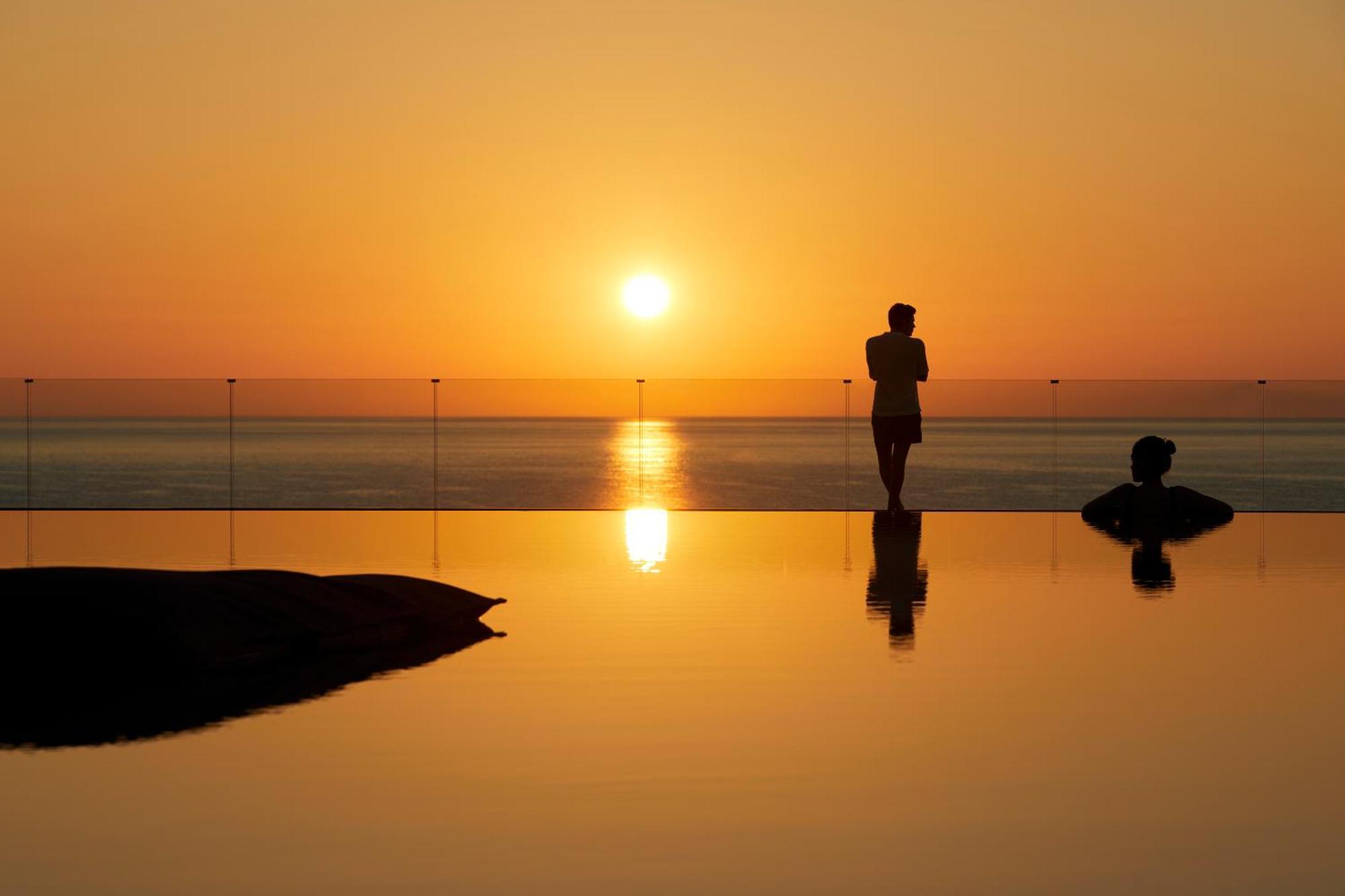 Minos Palace Resort - Adults Only Agios Nikolaos Exterior foto Sunset at the Dead Sea