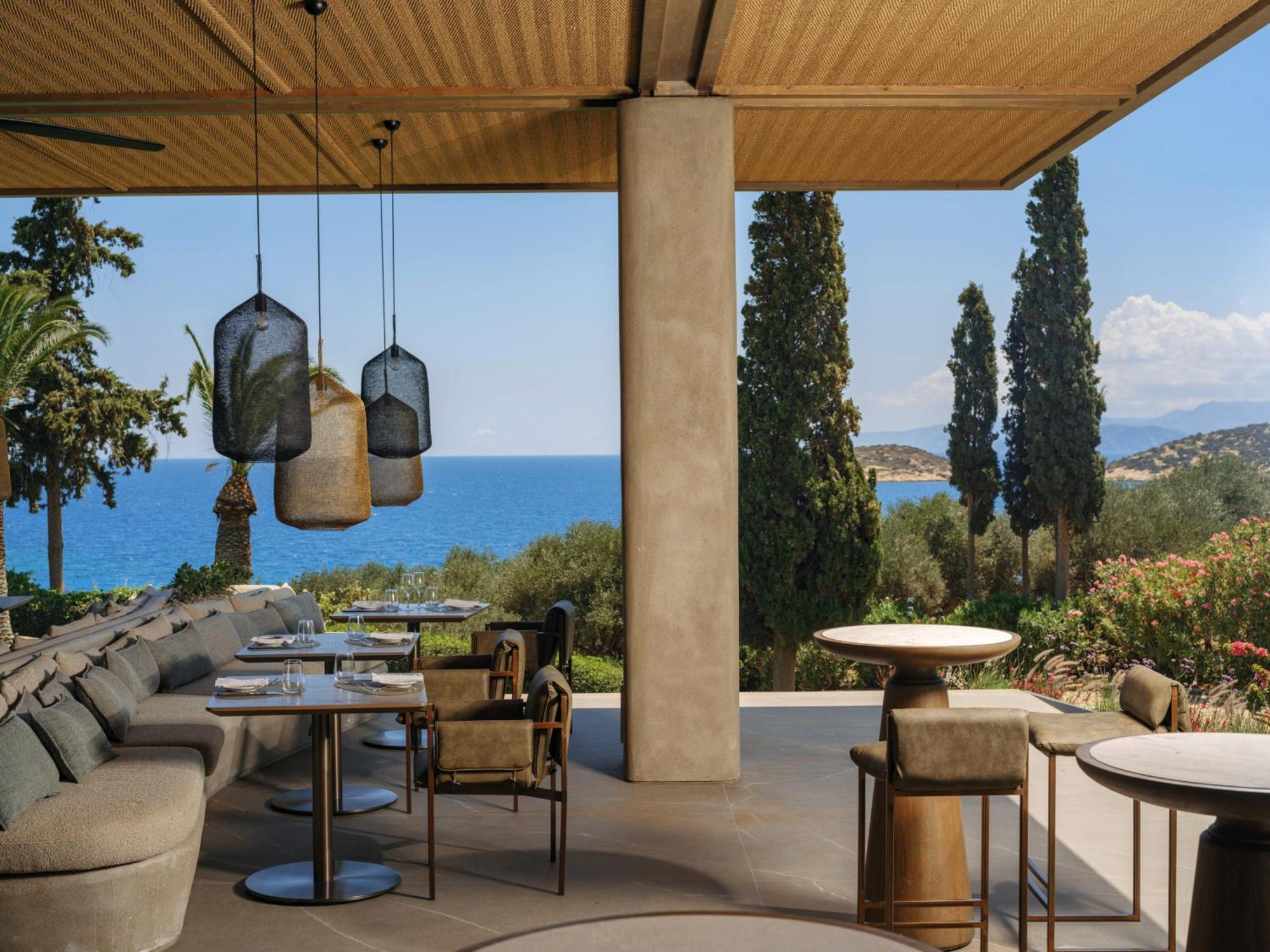 Minos Palace Resort - Adults Only Agios Nikolaos Exterior foto The restaurant at the hotel